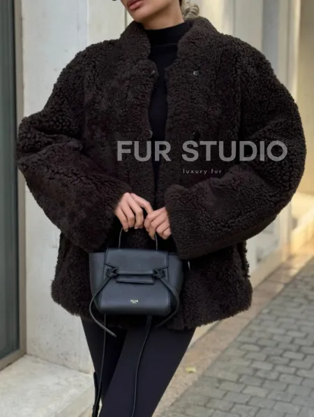 Двусторонняя коричневая дубленка из овчины - фото 1