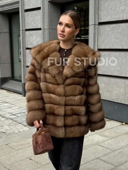 Шуба из натурального меха куницы с капюшоном - фото 9