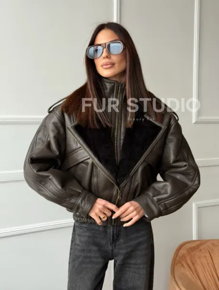 Стильная куртка - дубленка из овчины - фото 12