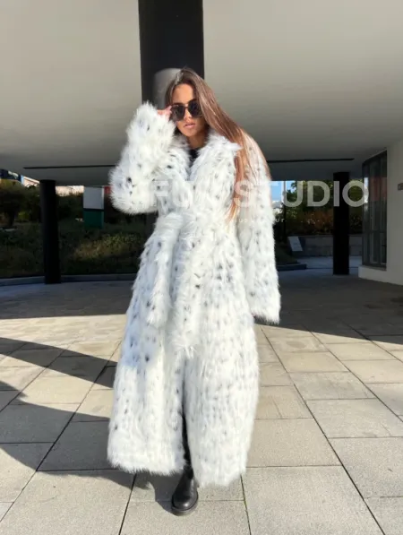Удлиненная шуба из экомеха под рысь - фото 4