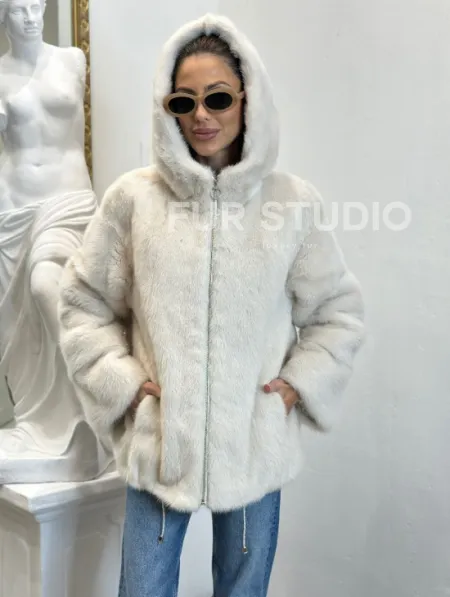 Норковая куртка с капюшоном - цвет ваниль - фото 0