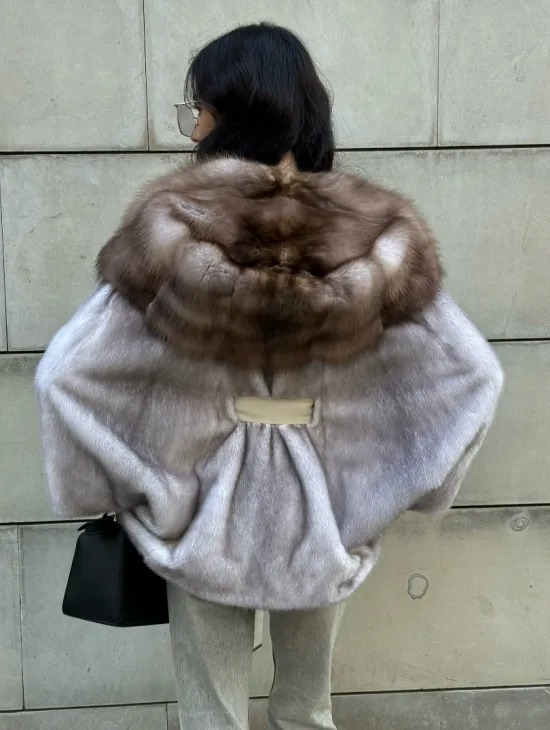 Шуба летучая мышь из меха норки с капюшоном куницы в технологии роспуск - фото 11