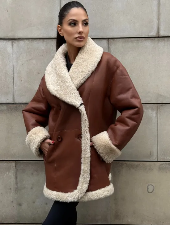 Двусторонняя женская дубленка из натуральной кожи с воротником шаль, на пуговицах - фото 0