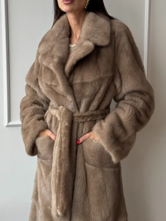 Длинная шуба прямого кроя из меха североамериканской норки с боковыми шлицами - фото 3