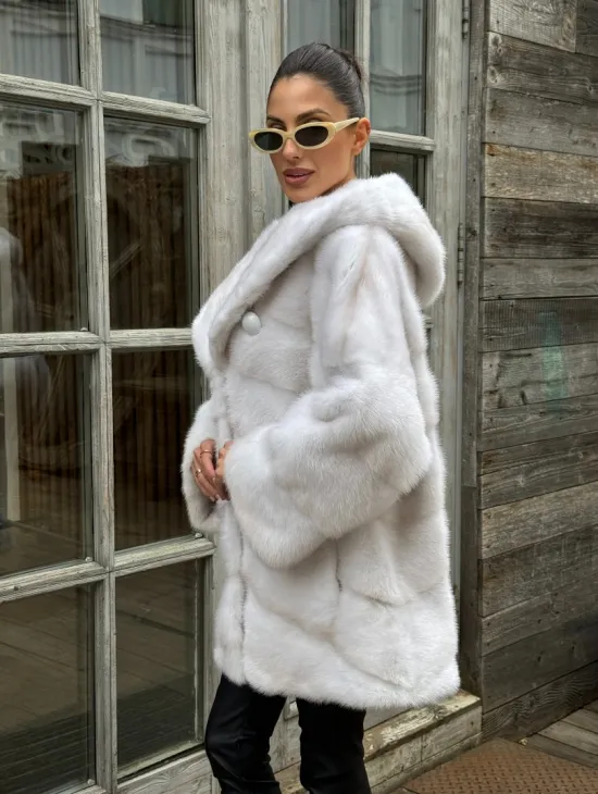 Светлый полушубок автоледи из меха норки с капюшоном - фото 4