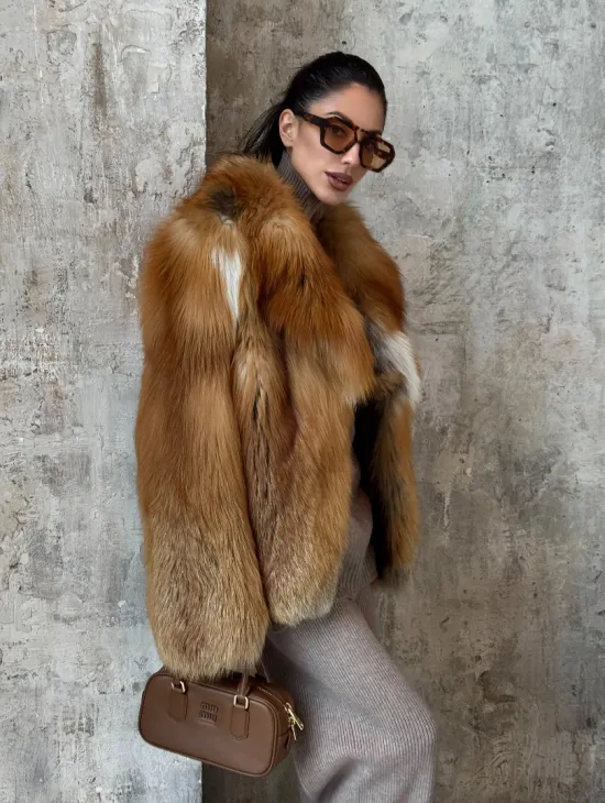 Короткая шуба из натуральной рыжей лисы - фото 5