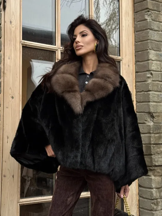 Шуба - пончо из аукционной норки Black с воротником из куницы - фото 6