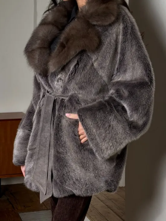 Женский норковый полушубок с воротником из куницы, фасон - летучая мышь - фото 2