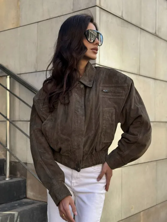 Модная винтажная универсальная укороченная куртка-бомбер из натуральной кожи (замши) - фото 8