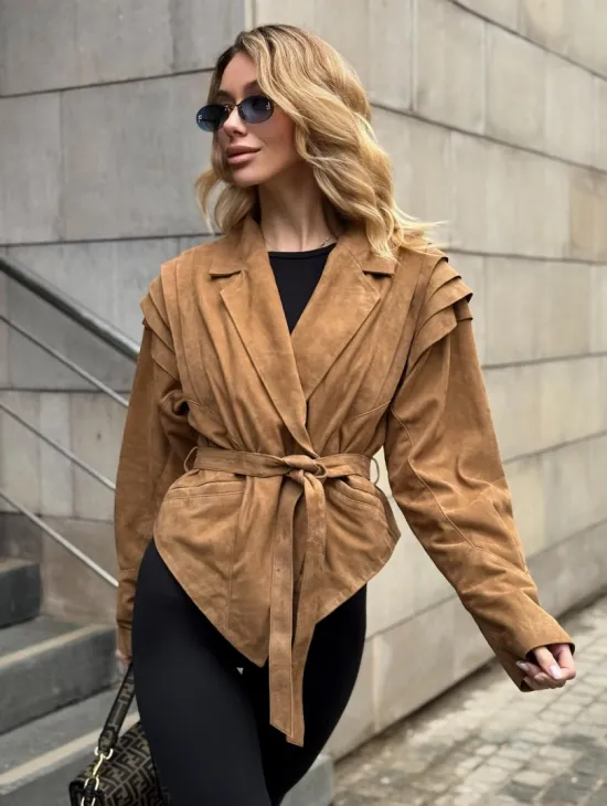 Женская куртка из замшевой кожи с поясом - American style - фото 6