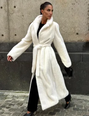 Длинная белая норковая шуба - фото 0