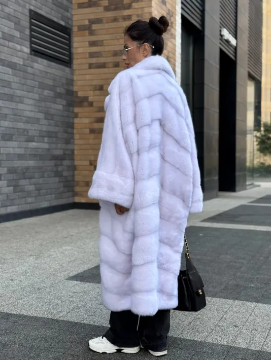 Светлая норковая шуба 