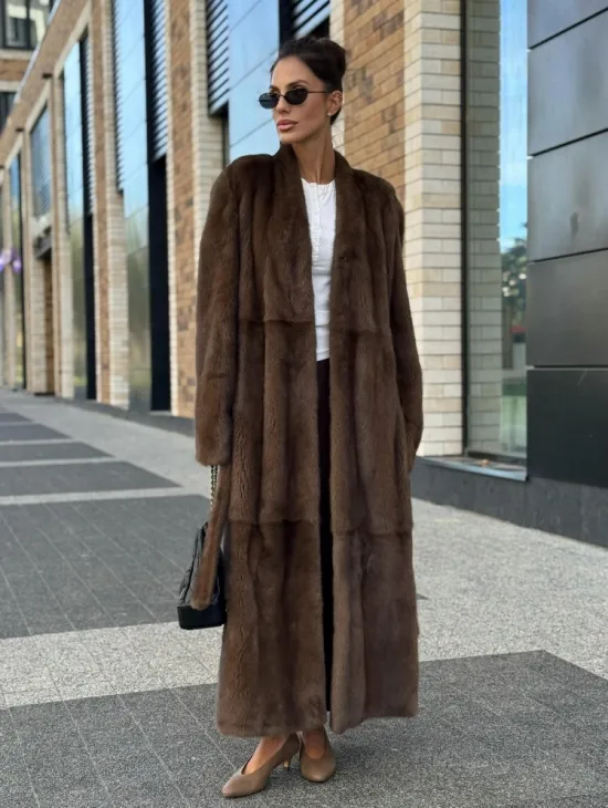 Длинное норковое пальто - шуба в цвете соболь - фото 9
