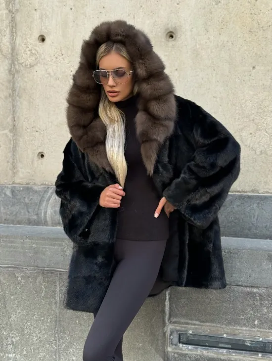 Черный норковый полушубок с капюшоном куница - фото 8