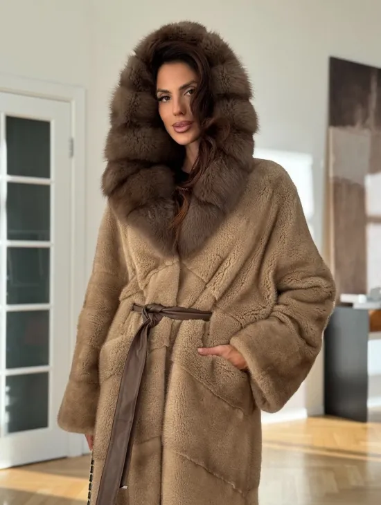 Норковая шуба бежевого цвета - капюшон куница - фото 8