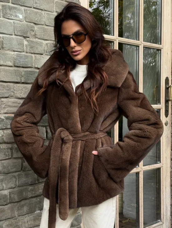 Шуба автоледи с капюшоном - фото 3