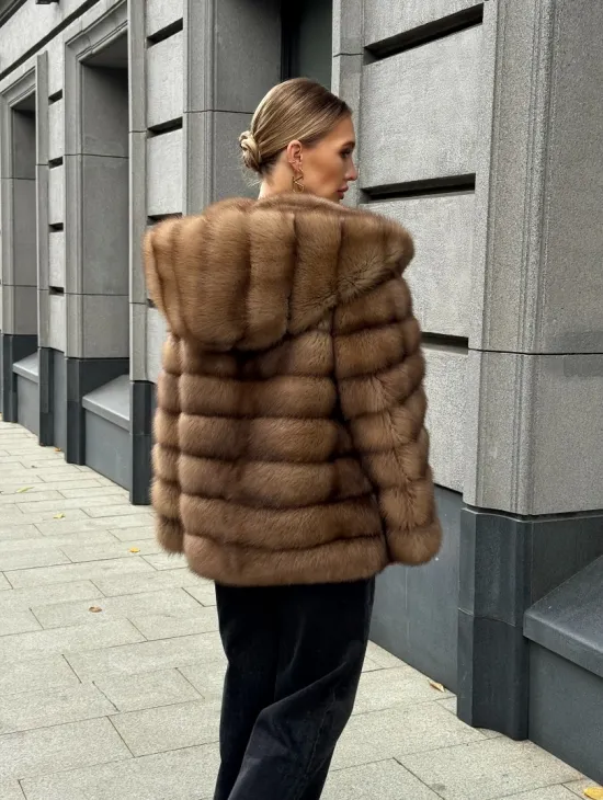 Шуба из натурального меха куницы с капюшоном - фото 17