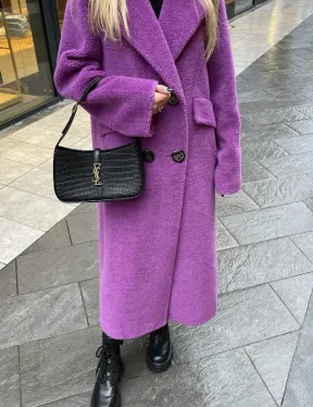 Стильное шерстяное пальто в ярком цвете - фото 1