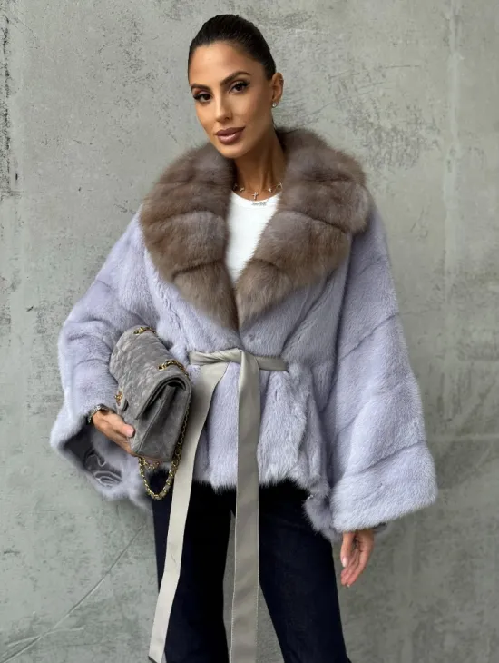 Короткая норковая шуба с воротником куницы - фото 5