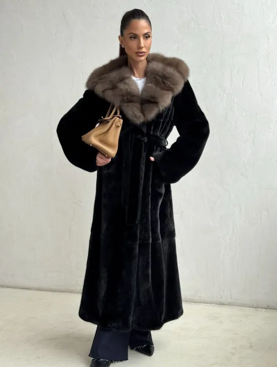 Черная норковая шуба с поясом - капюшон куница - фото 0