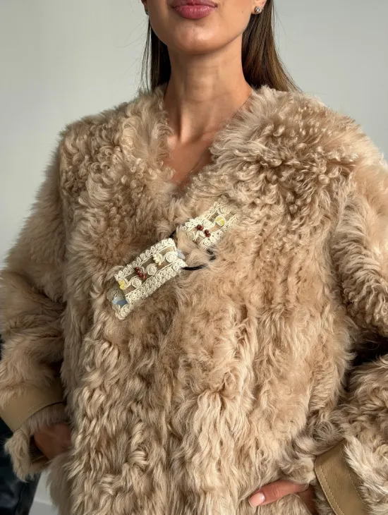 Короткая куртка из овчины - фото 1