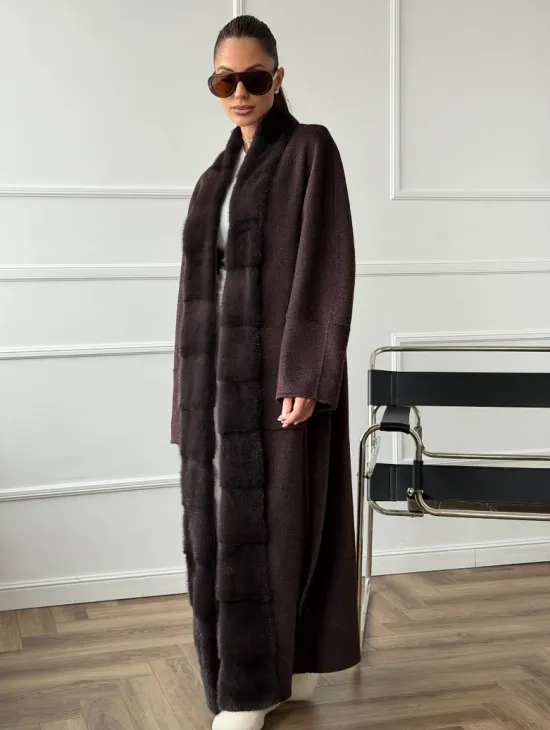 Длинное демисезонное пальто с мехом норки - фото 7