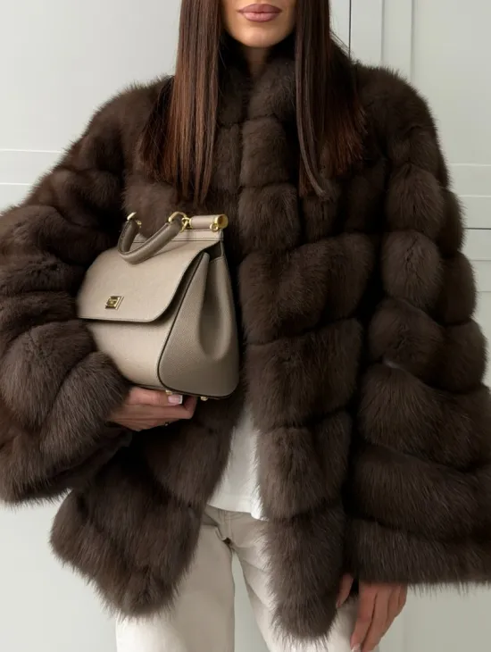 Женская шуба из меха куницы - фото 3