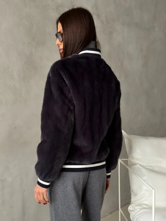 Бомбер из меха норки в цвете графит - фото 6