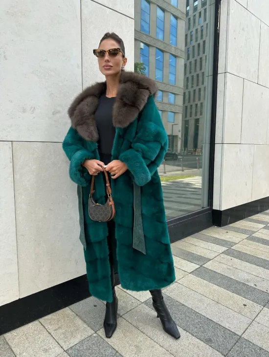 Шуба норковая с капюшоном из меха куницы - цвет морской изумруд - фото 4