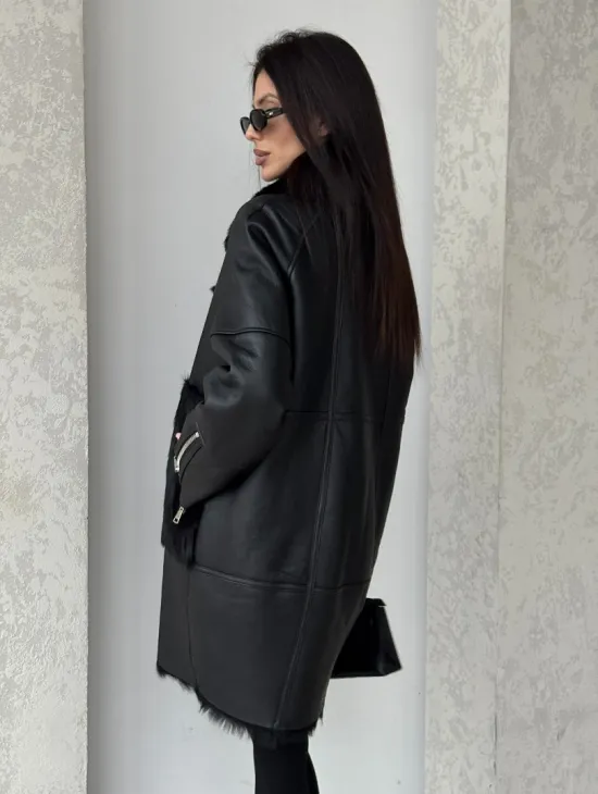 Черная дубленка на тоскане - фото 2