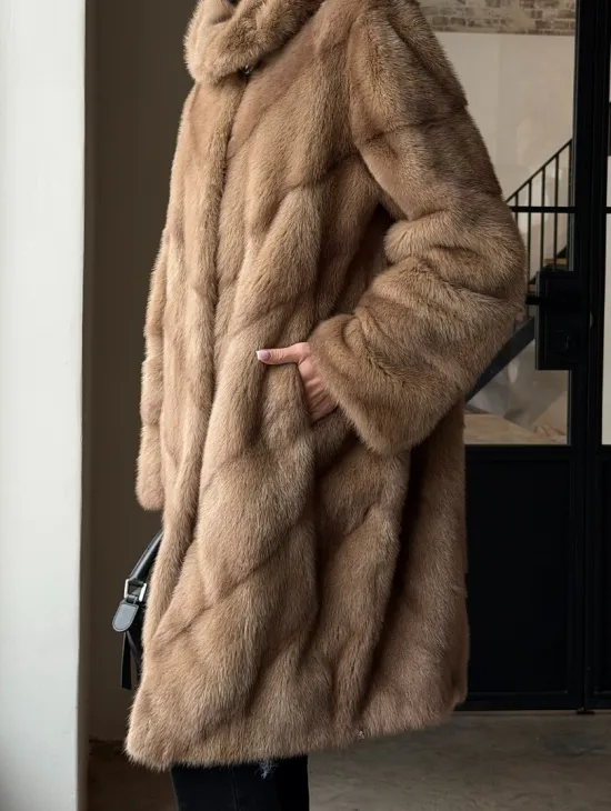 Норковая шуба с капюшоном - цвет пастель - фото 2