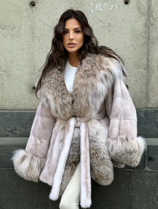 Плюшевая норковая шуба с капюшоном из меха канадской рыси - цвет натуральный нюд - фото 0