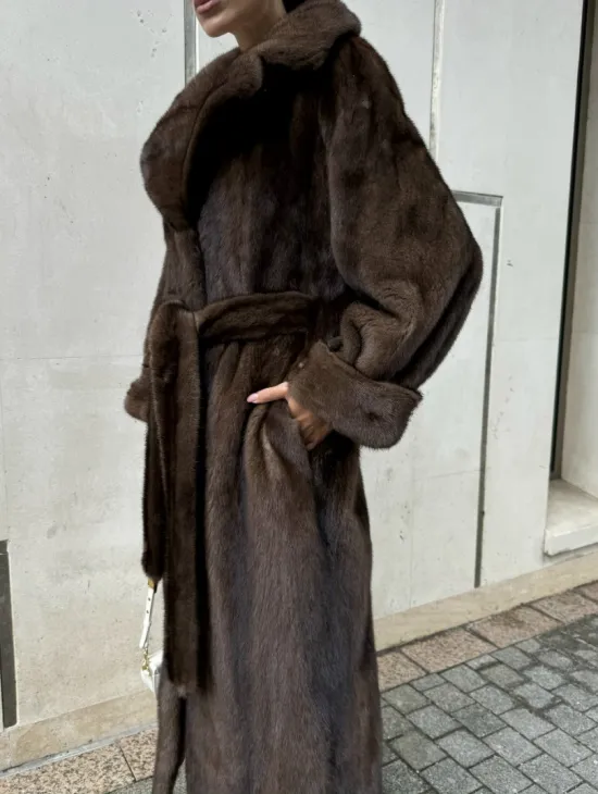 Женская винтажная шуба из аукционного меха норки Saga Furs - фото 5